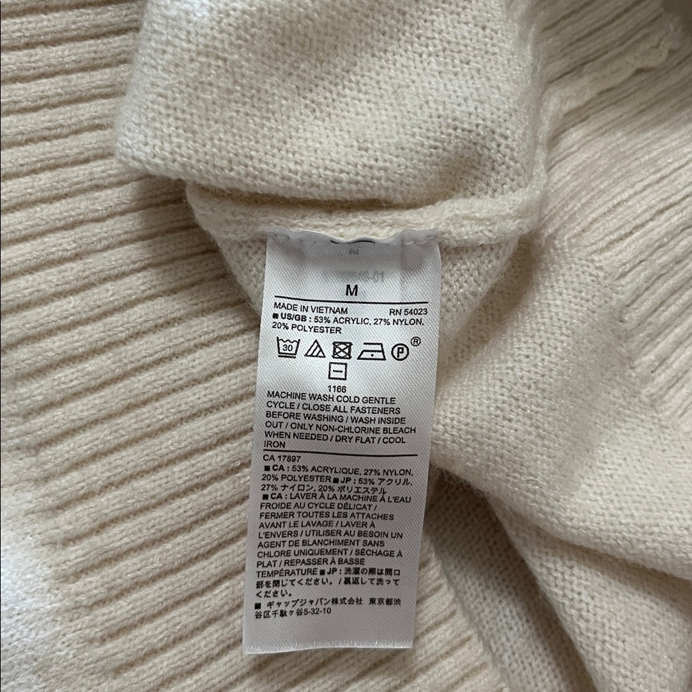Banana Republic Cream V-Neck Sweater - Picture 4 of 7
